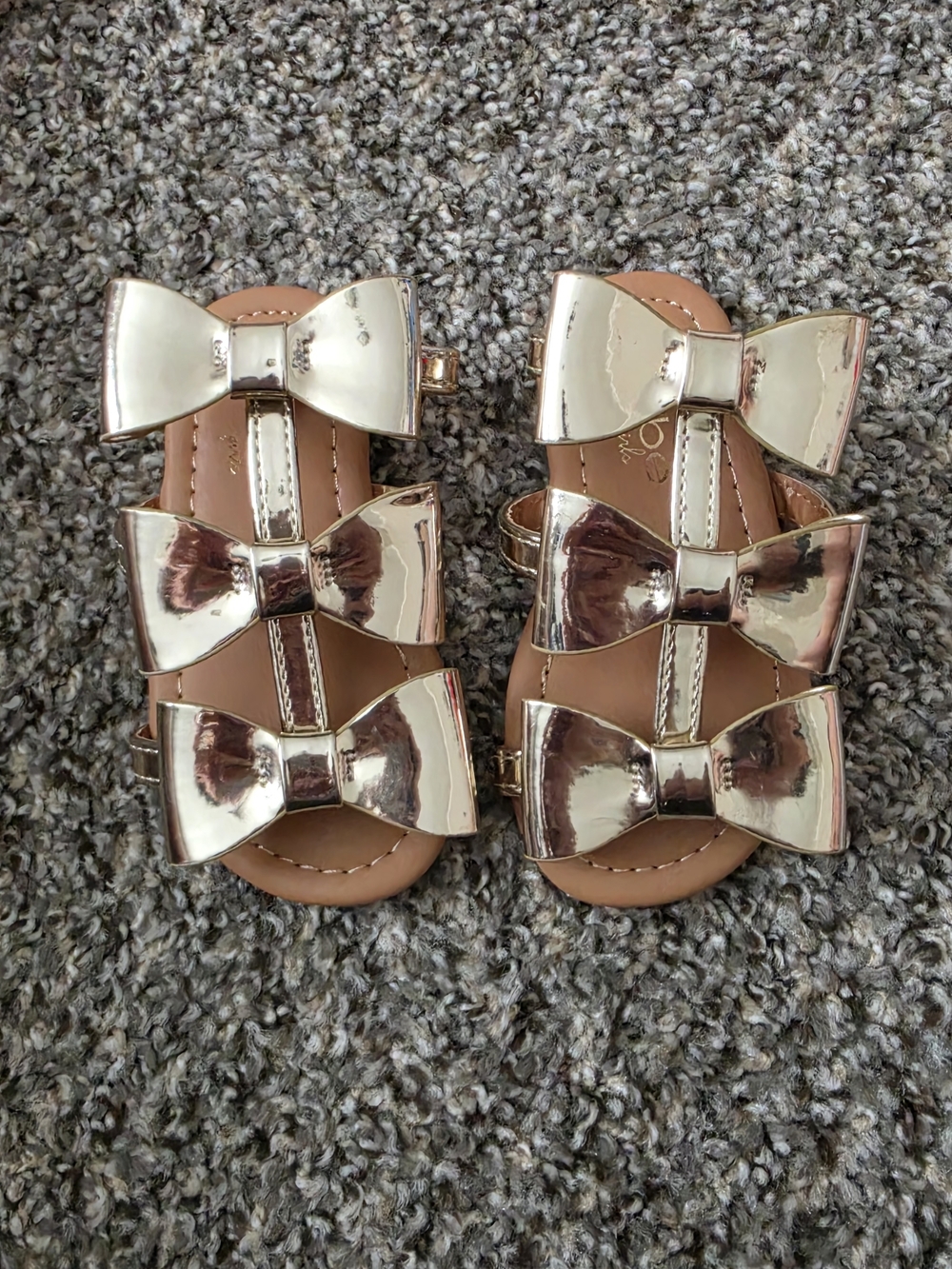 Bebe Girls Gold Bow Strappy Sandals Buckle Open Toe Flat Heel Size 6